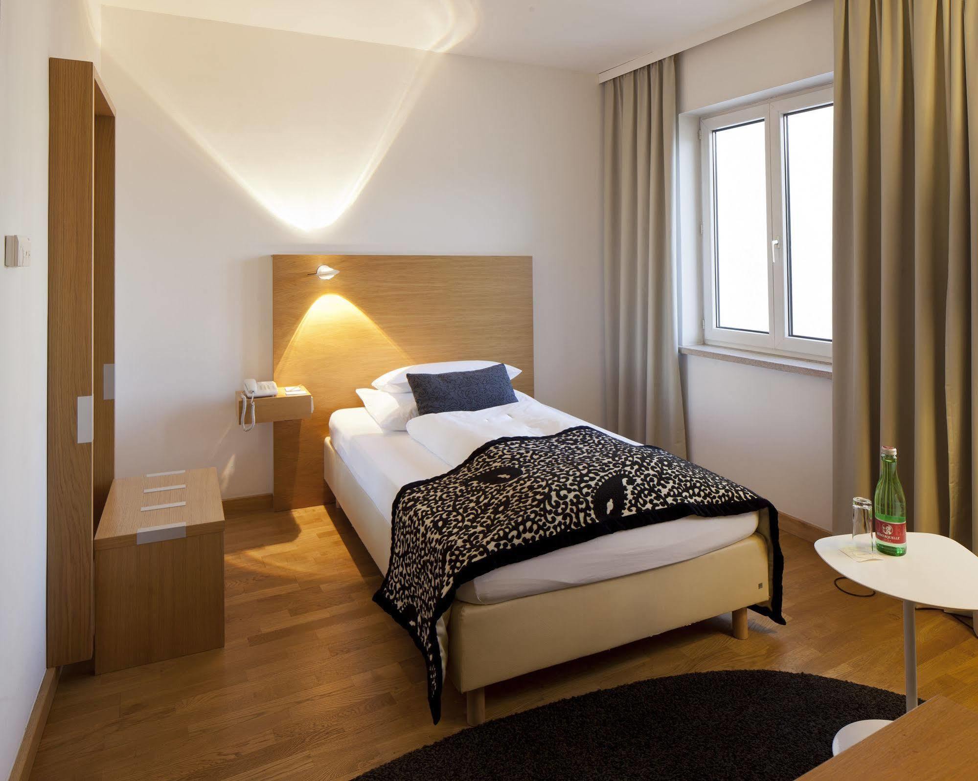 Hotel Ploberger Вельс Экстерьер фото